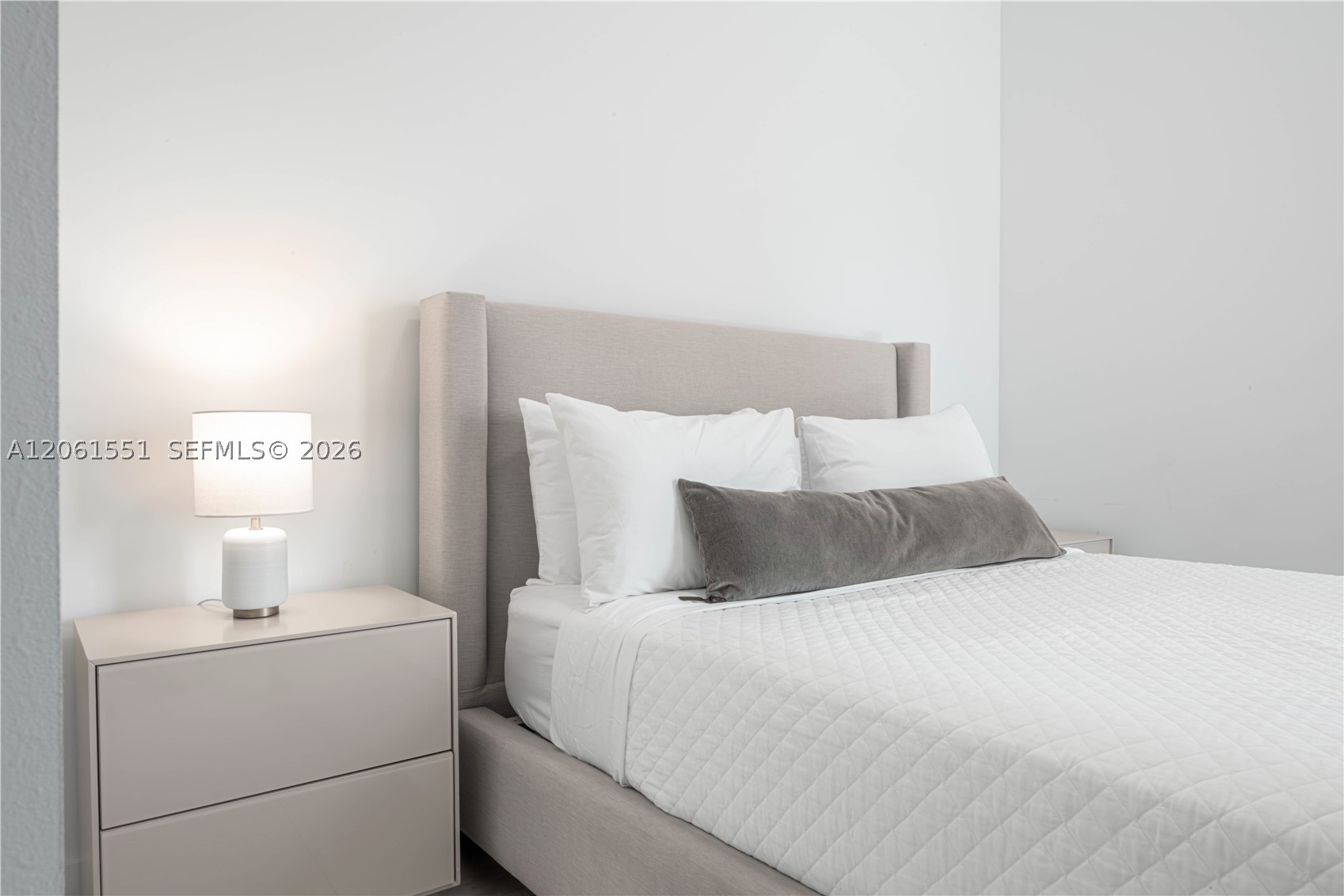 image Smart Brickell I12