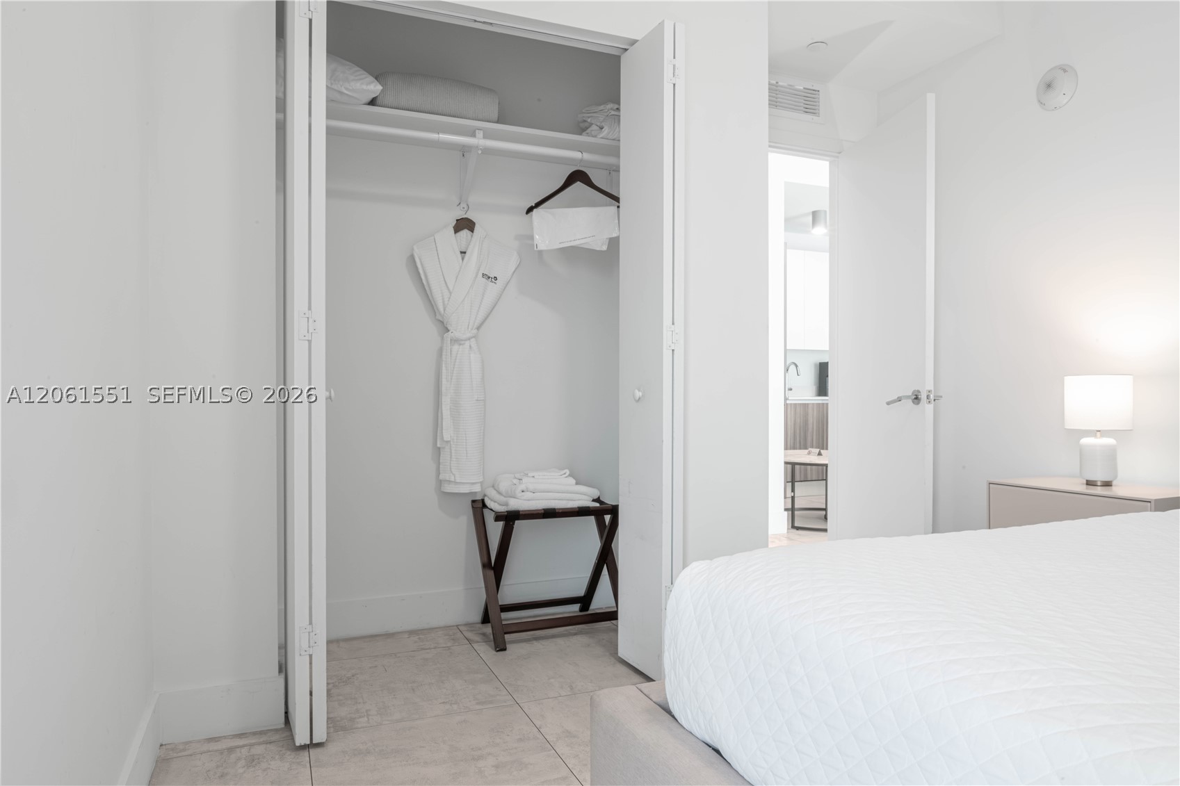 image Smart Brickell I13
