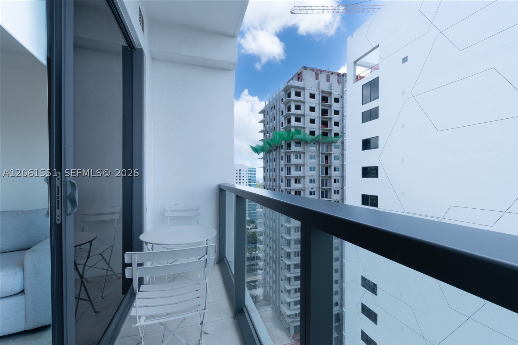 image Smart Brickell I32