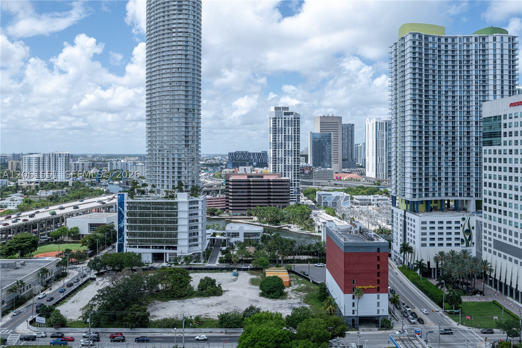 image Smart Brickell I37