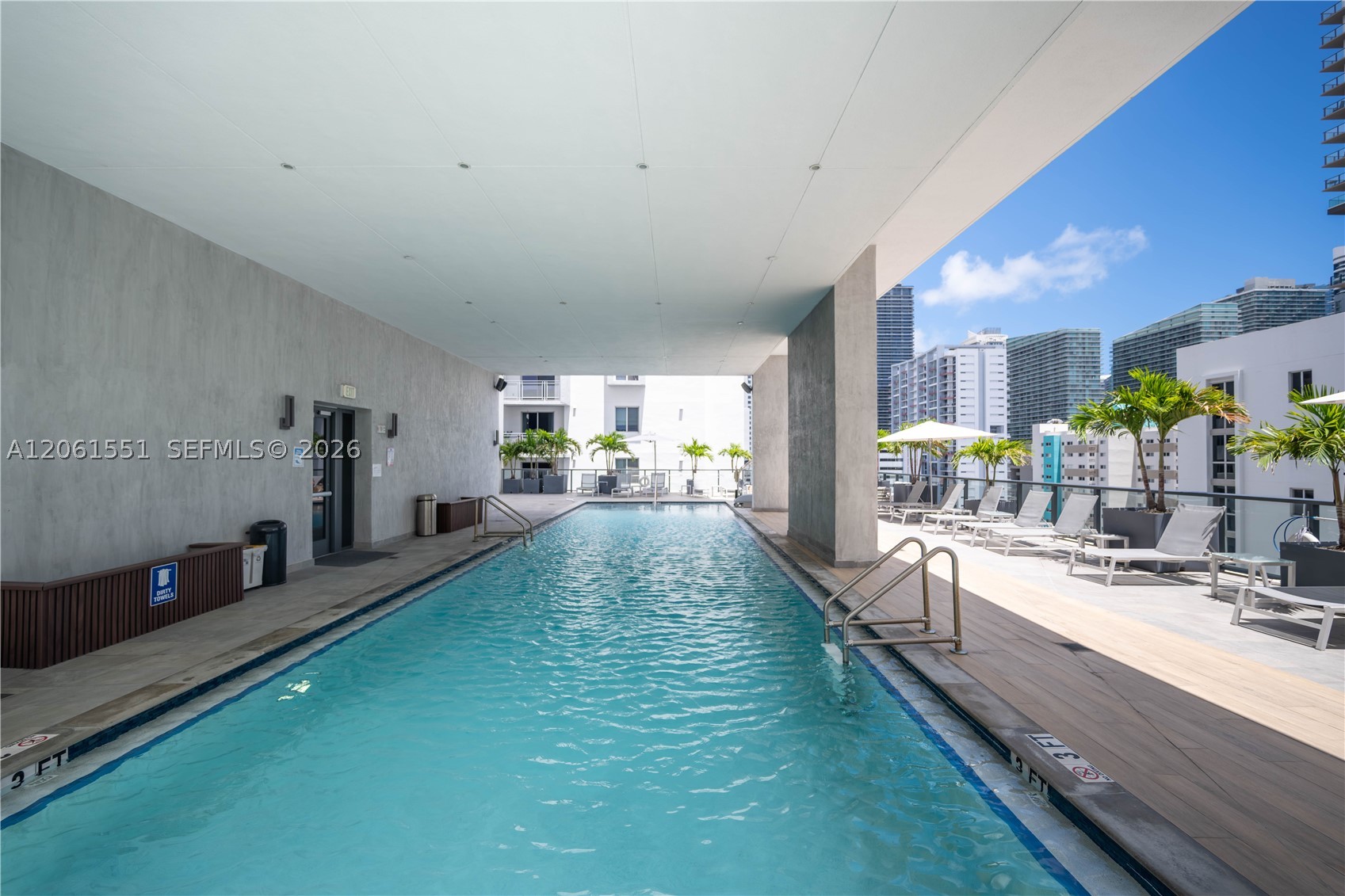 image Smart Brickell I52