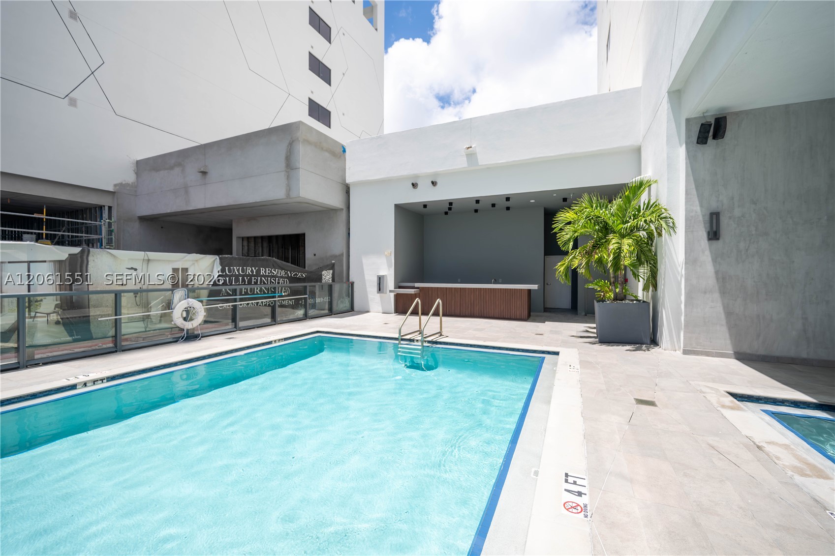 image Smart Brickell I53