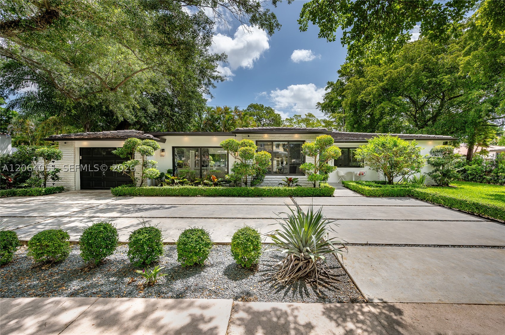 831 Cortez St