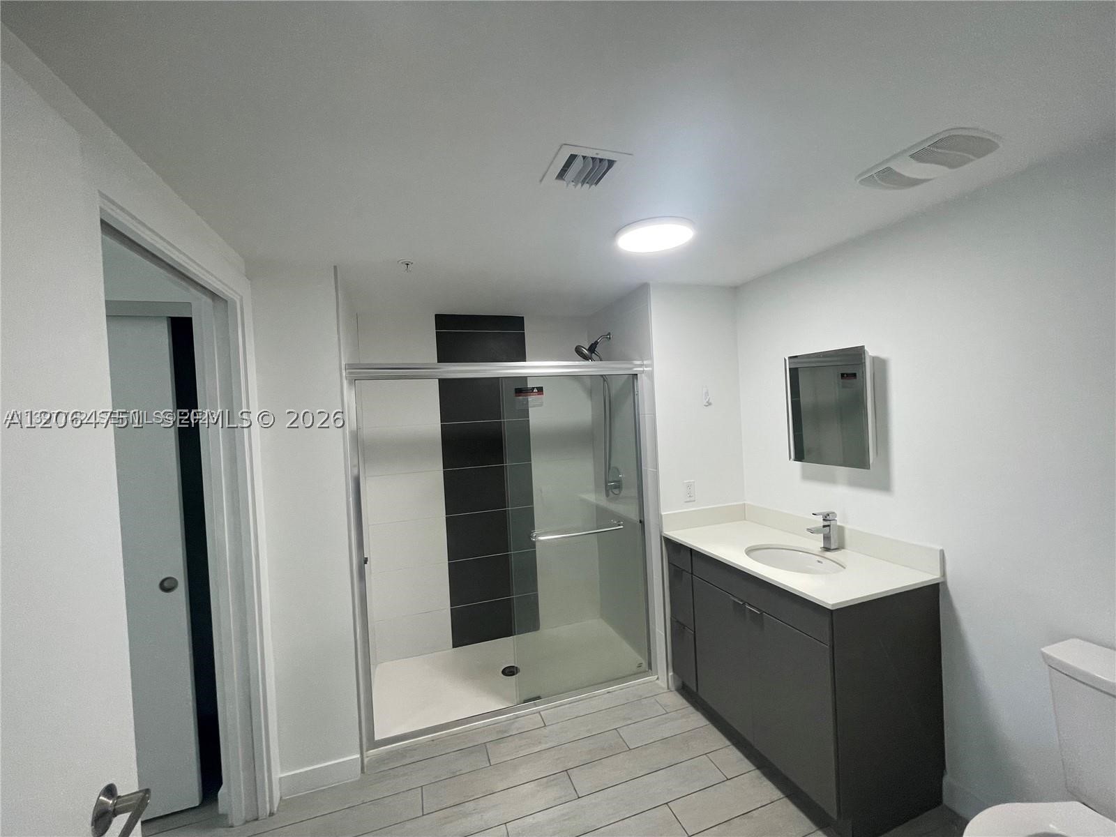 image 26 Edgewater18