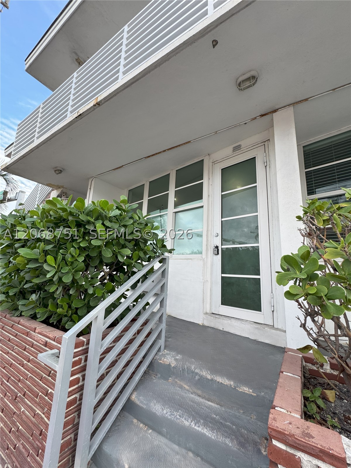 300 74th St #2 Miami Beach, FL 33141