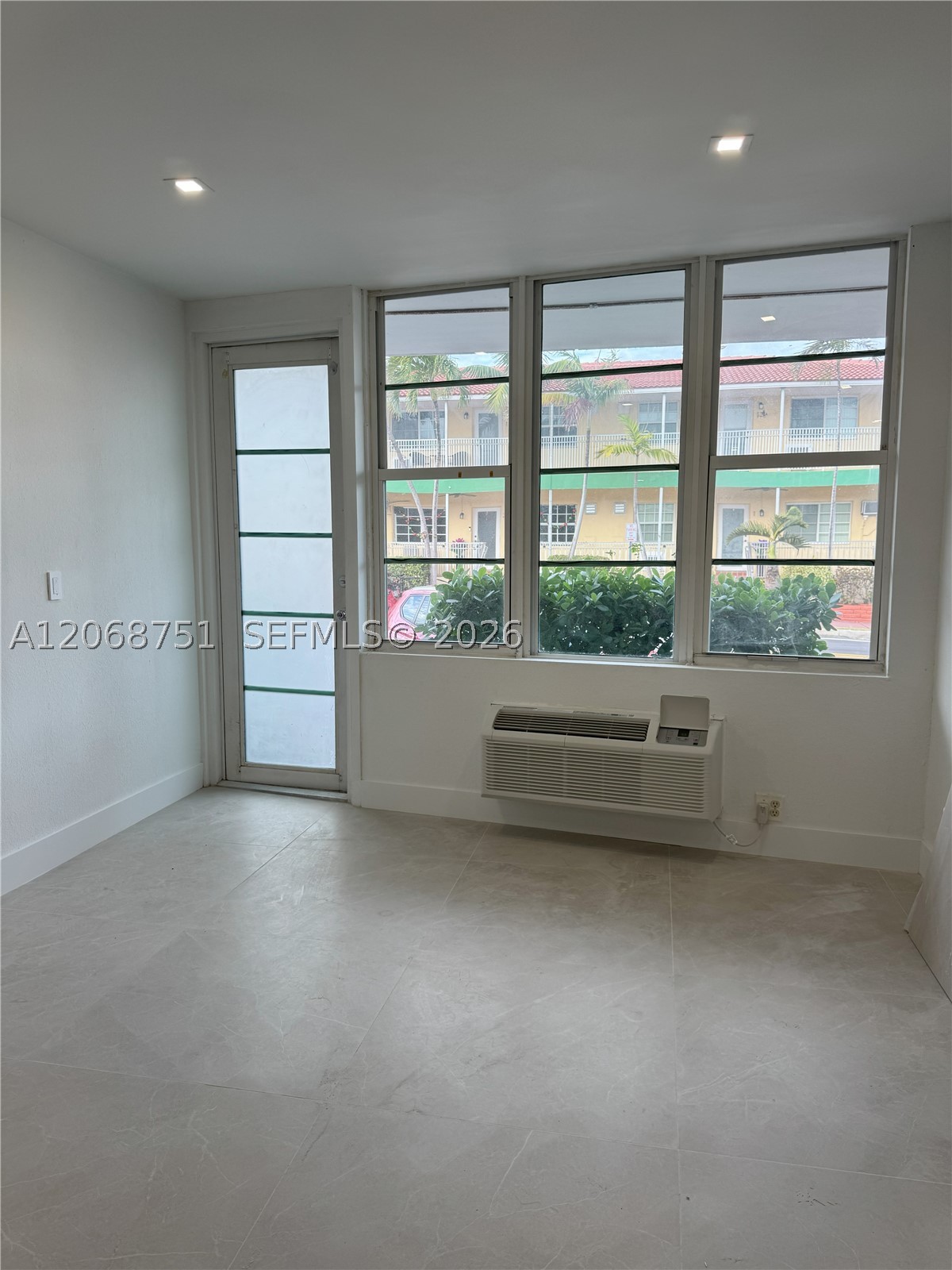 300 74th St #2 Miami Beach, FL 33141
