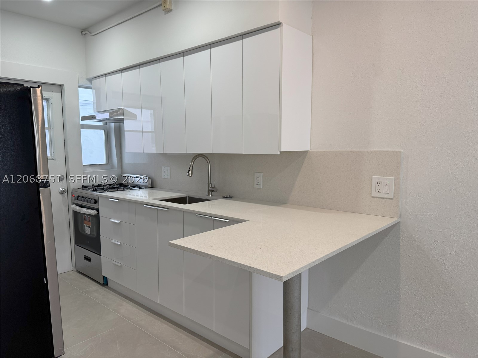 300 74th St #2 Miami Beach, FL 33141