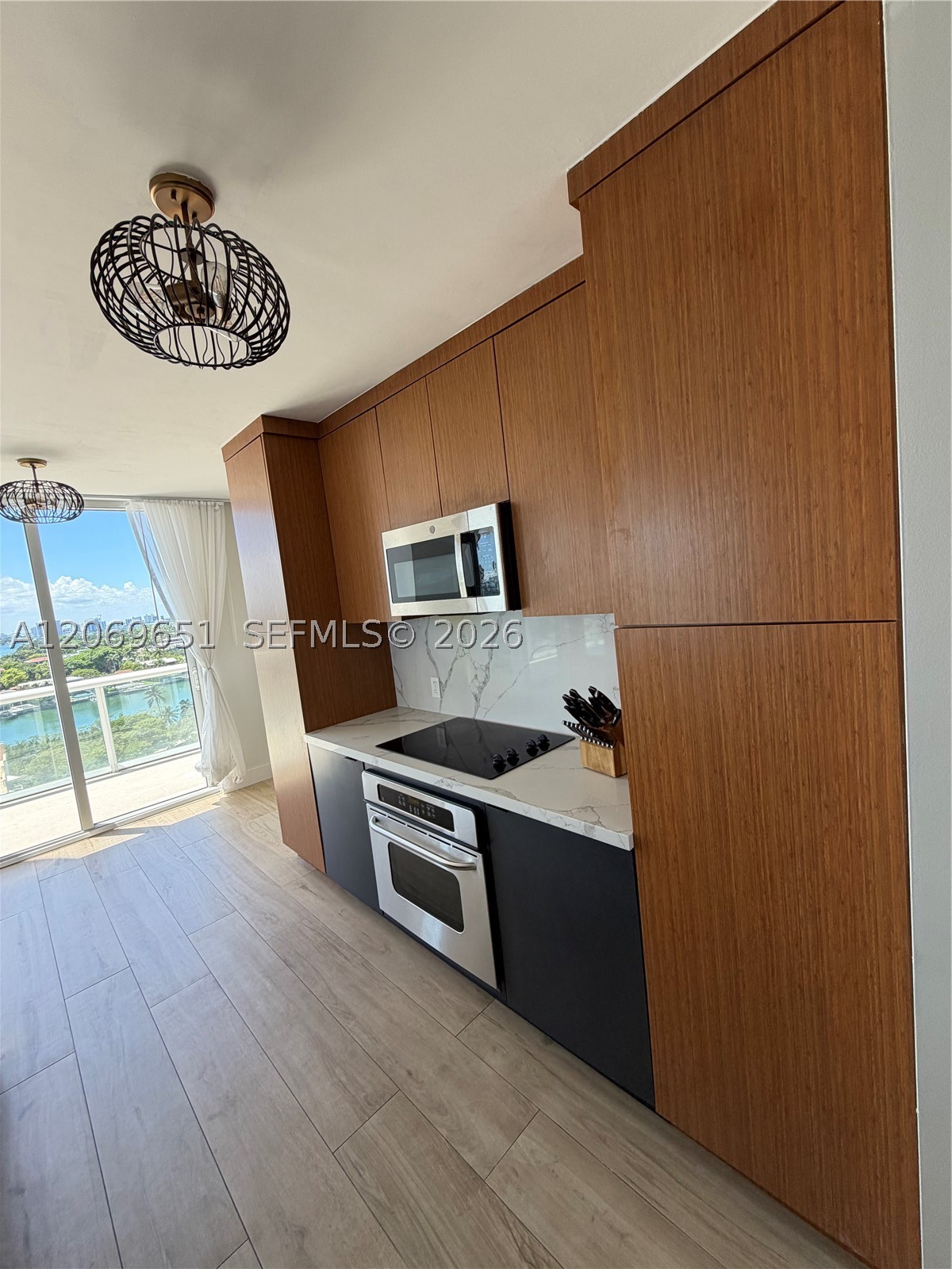 image Akoya11
