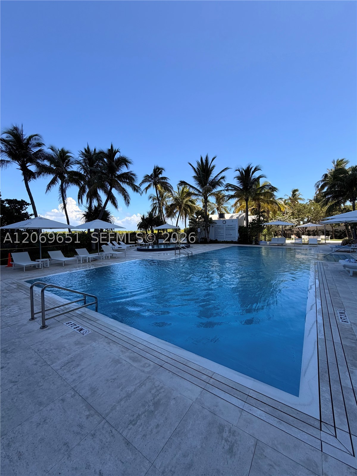 image Akoya40