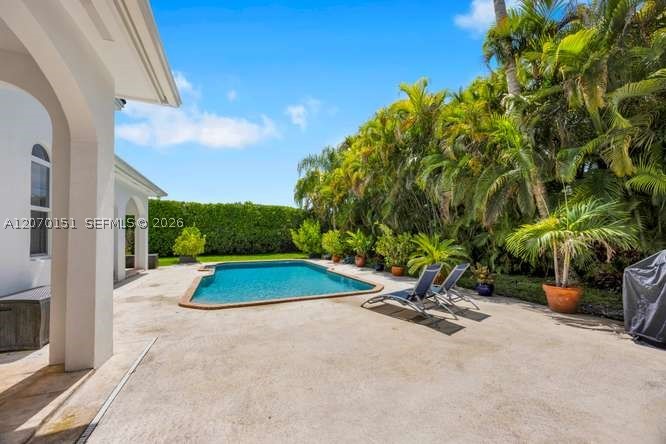 7840 SW 133rd Ter Pinecrest, FL 33156
