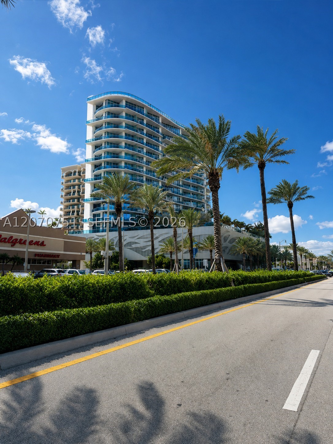 17550 Collins Ave #701