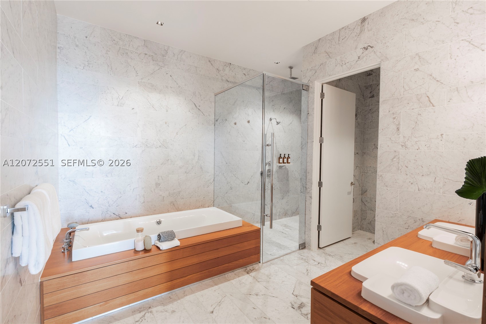 2675 S Bayshore Dr #602S Miami, FL 33133