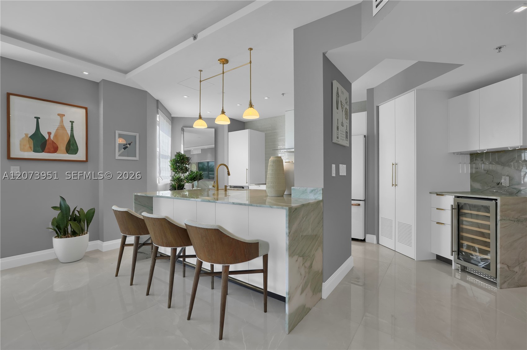 4201 Collins Ave #401 Miami Beach, FL 33140