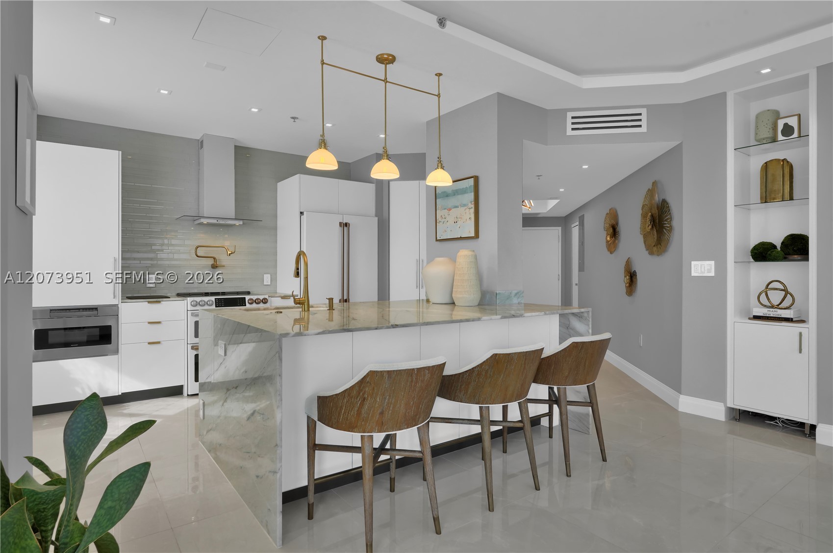 4201 Collins Ave #401 Miami Beach, FL 33140
