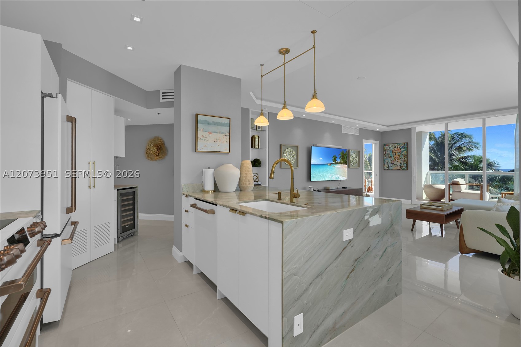 4201 Collins Ave #401 Miami Beach, FL 33140