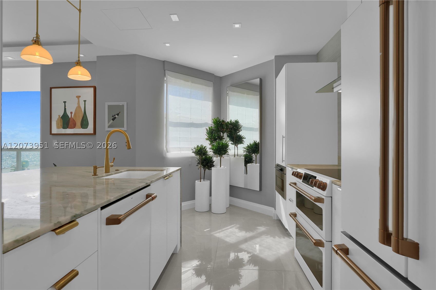4201 Collins Ave #401 Miami Beach, FL 33140