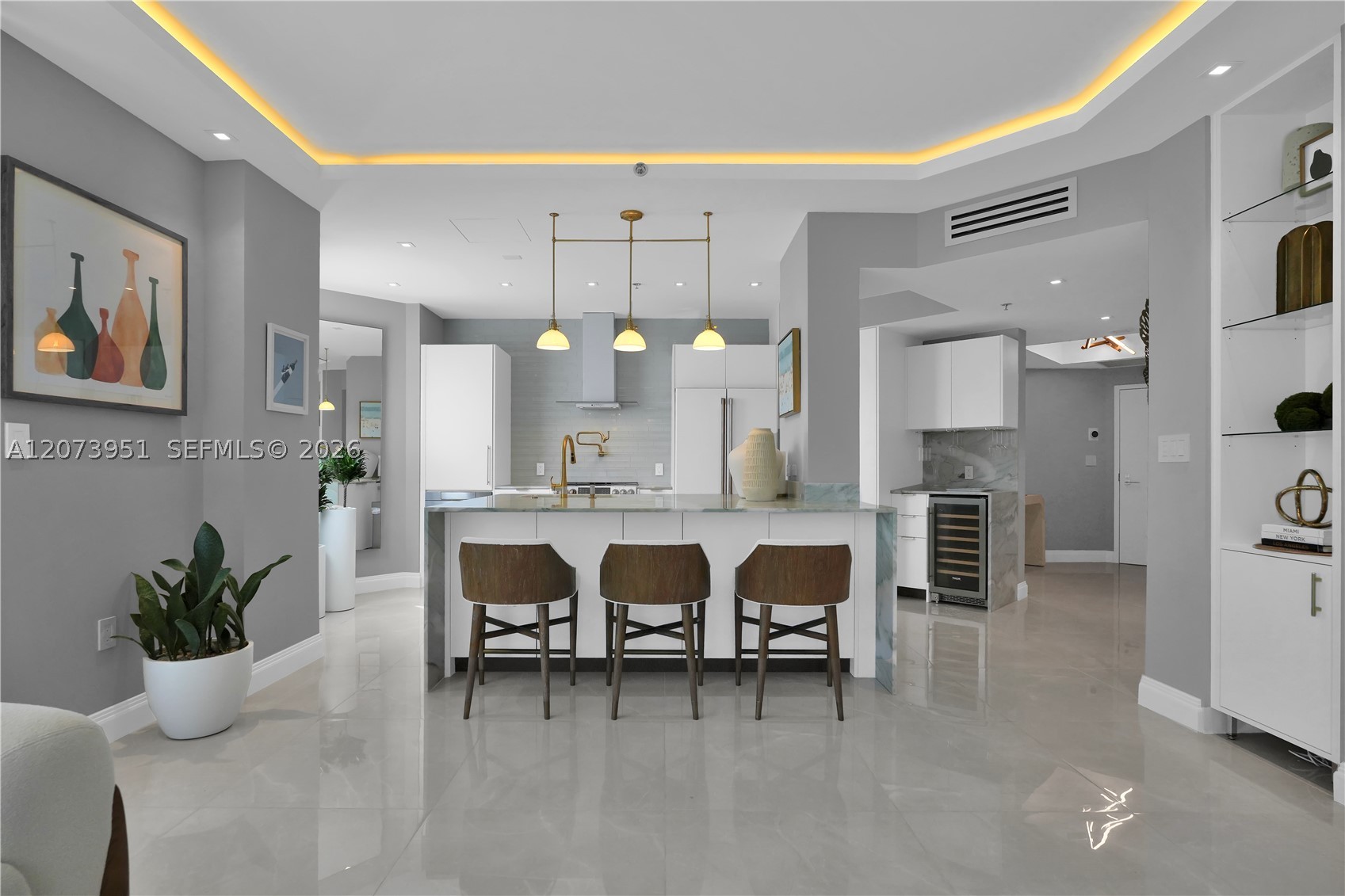 4201 Collins Ave #401 Miami Beach, FL 33140
