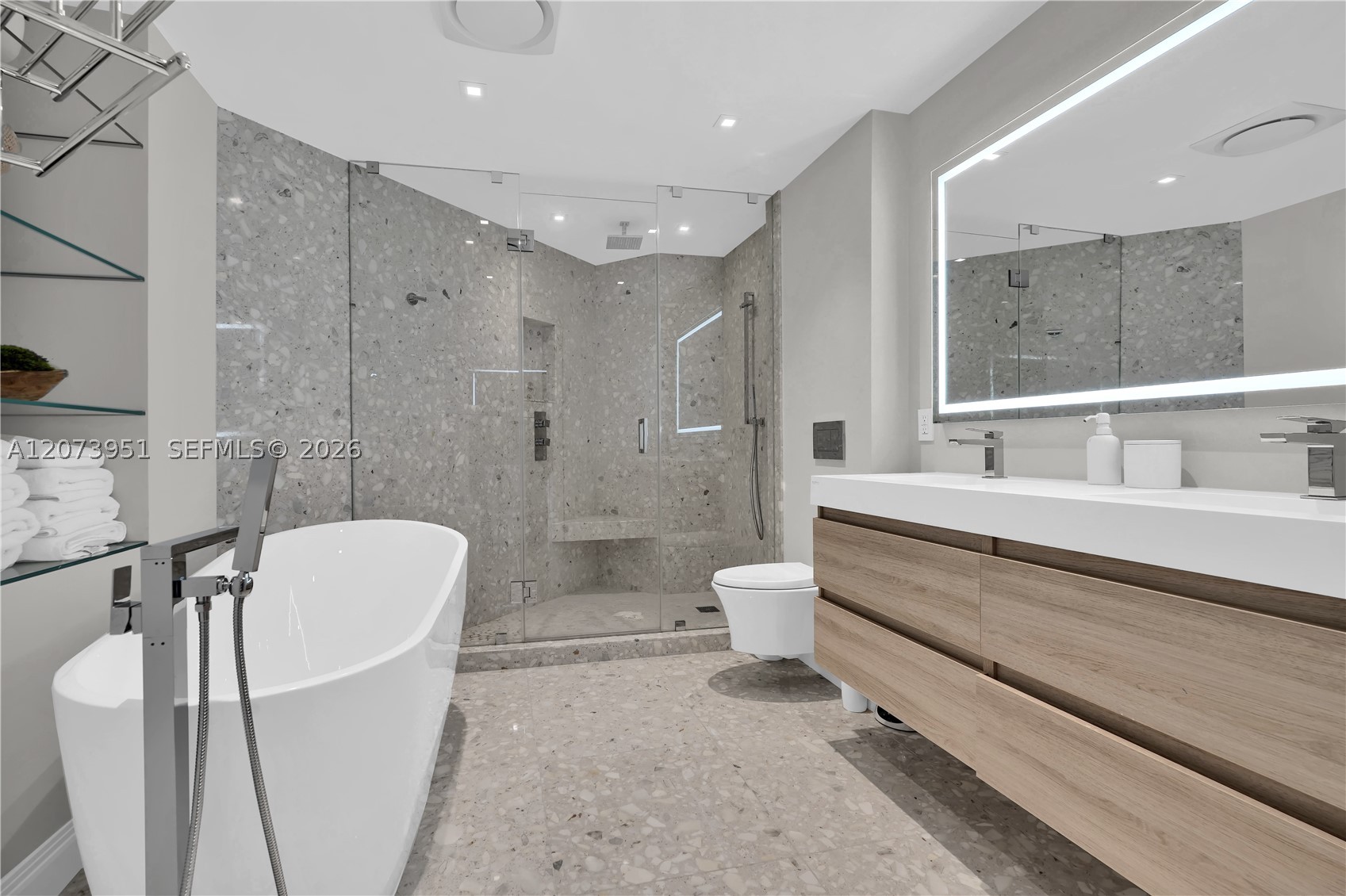 4201 Collins Ave #401 Miami Beach, FL 33140