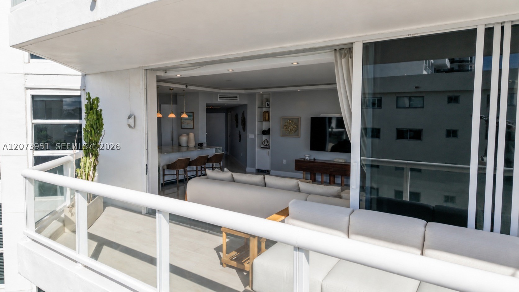 4201 Collins Ave #401 Miami Beach, FL 33140