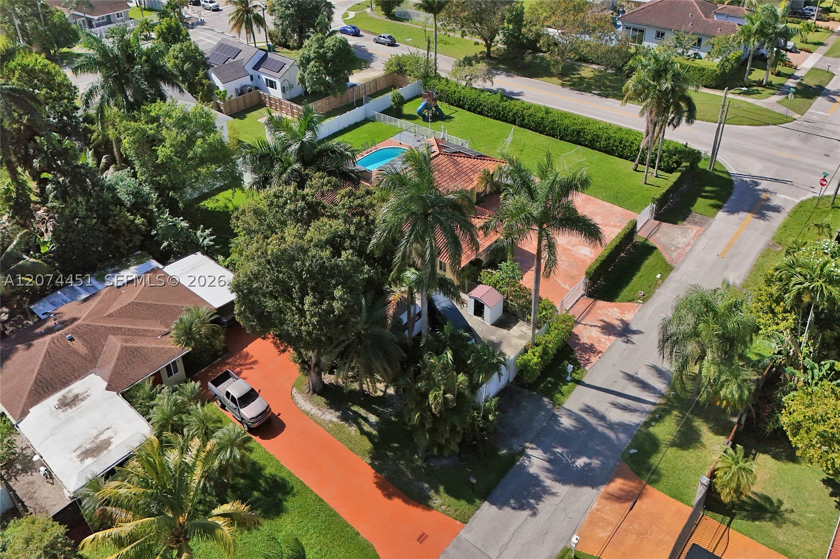 2 NE 160th St Miami, FL 33162