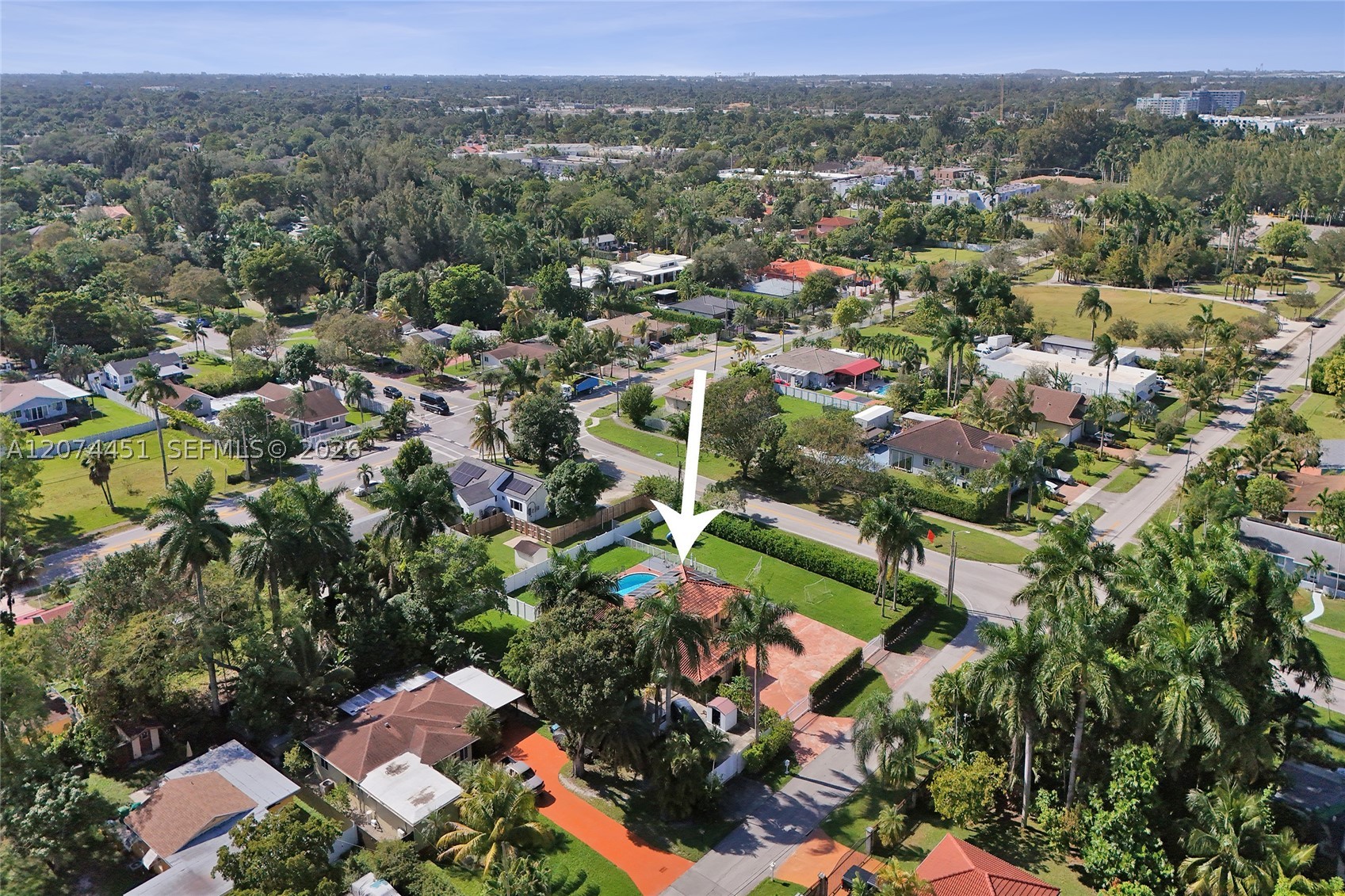 2 NE 160th St Miami, FL 33162