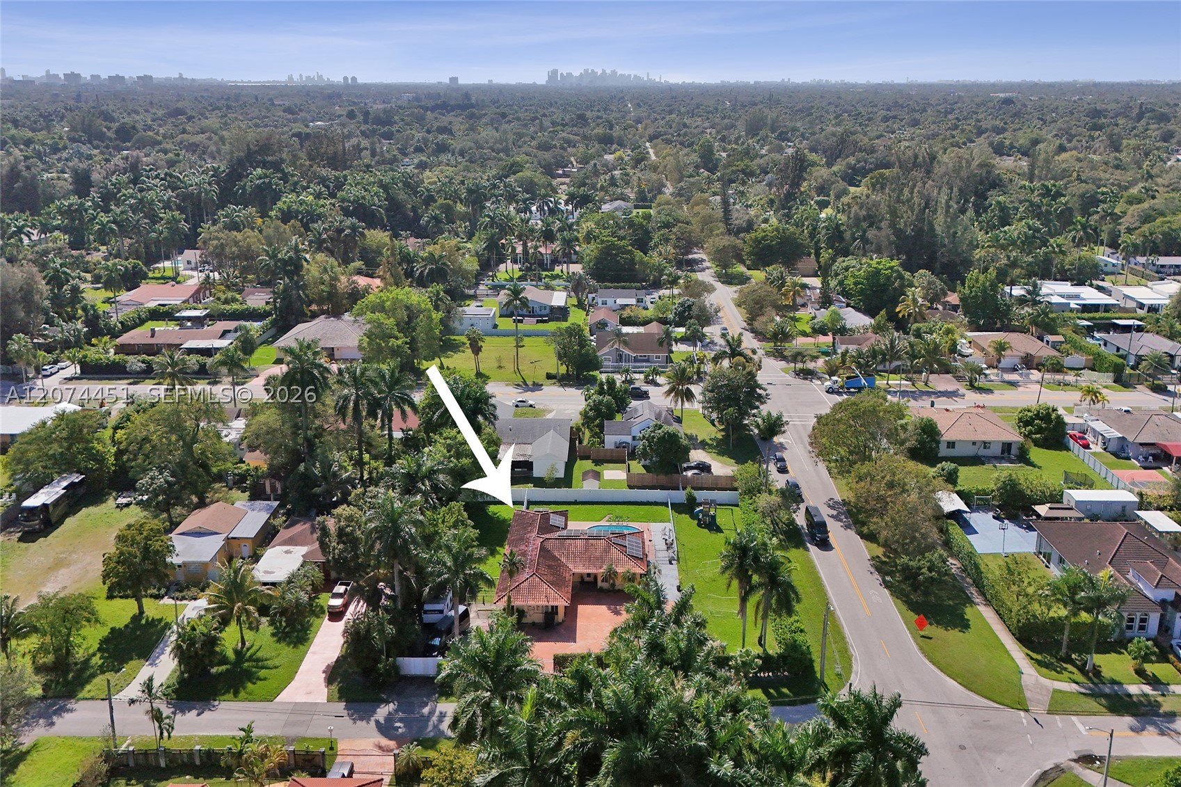 2 NE 160th St Miami, FL 33162