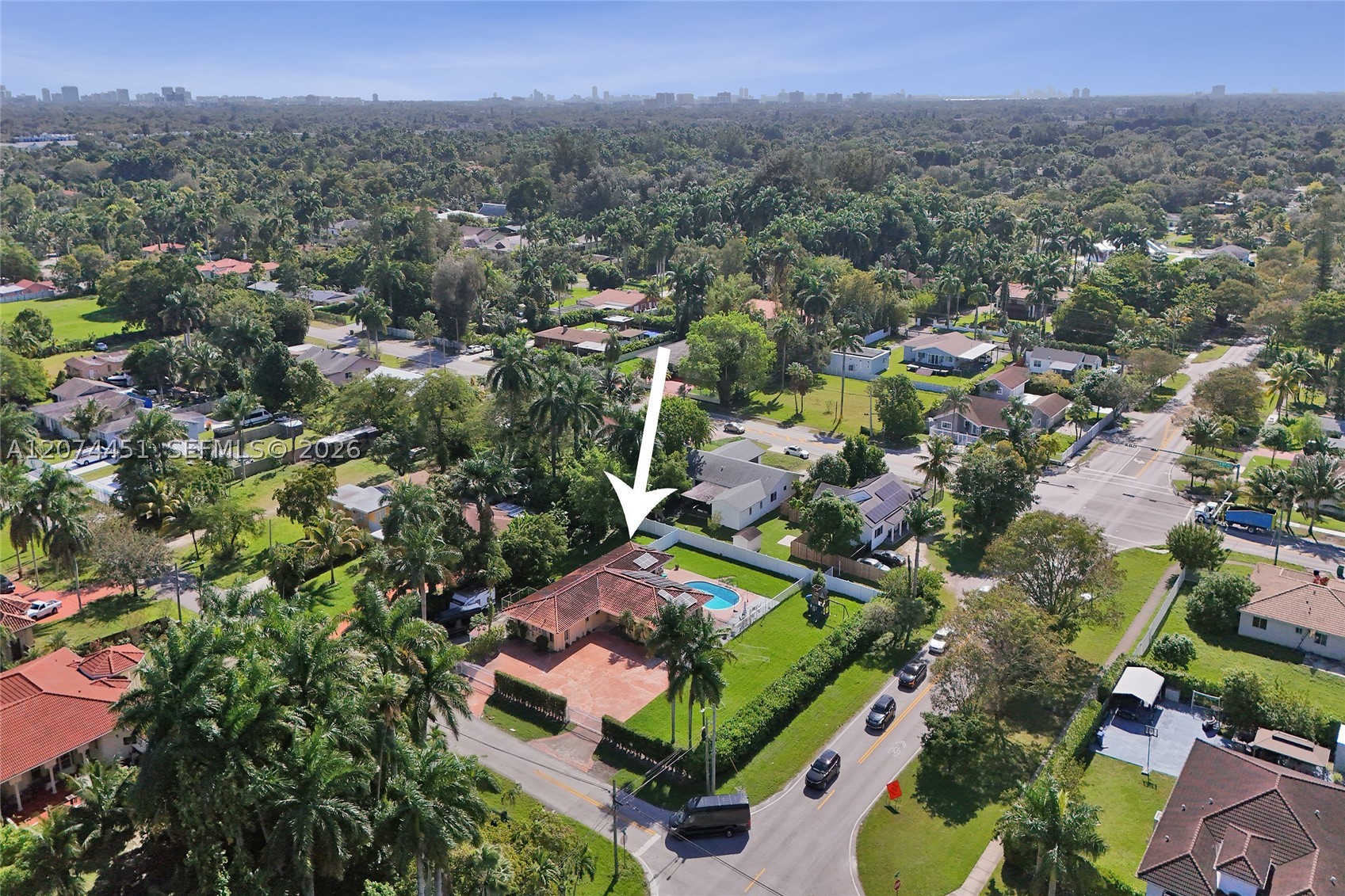 2 NE 160th St Miami, FL 33162