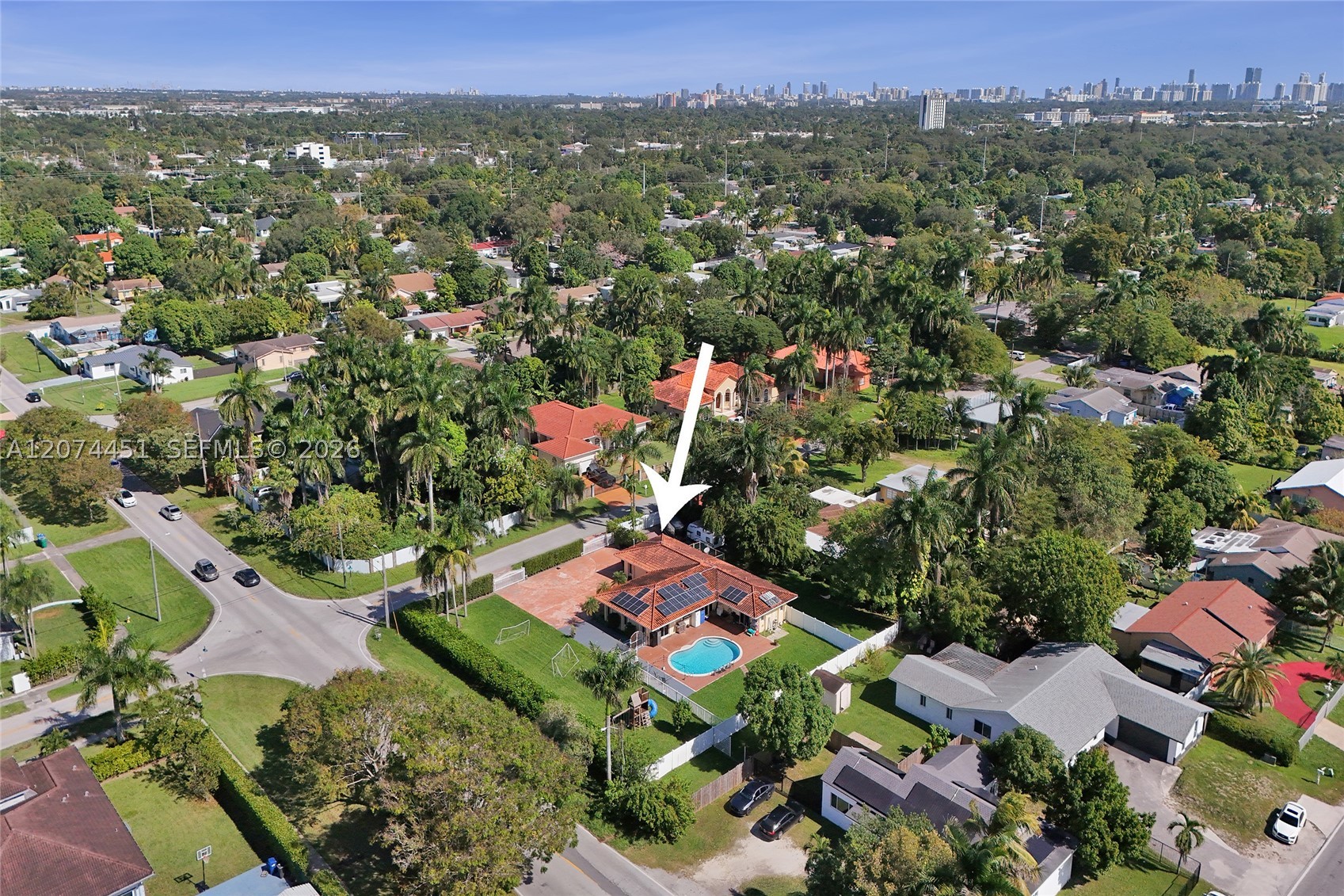 2 NE 160th St Miami, FL 33162