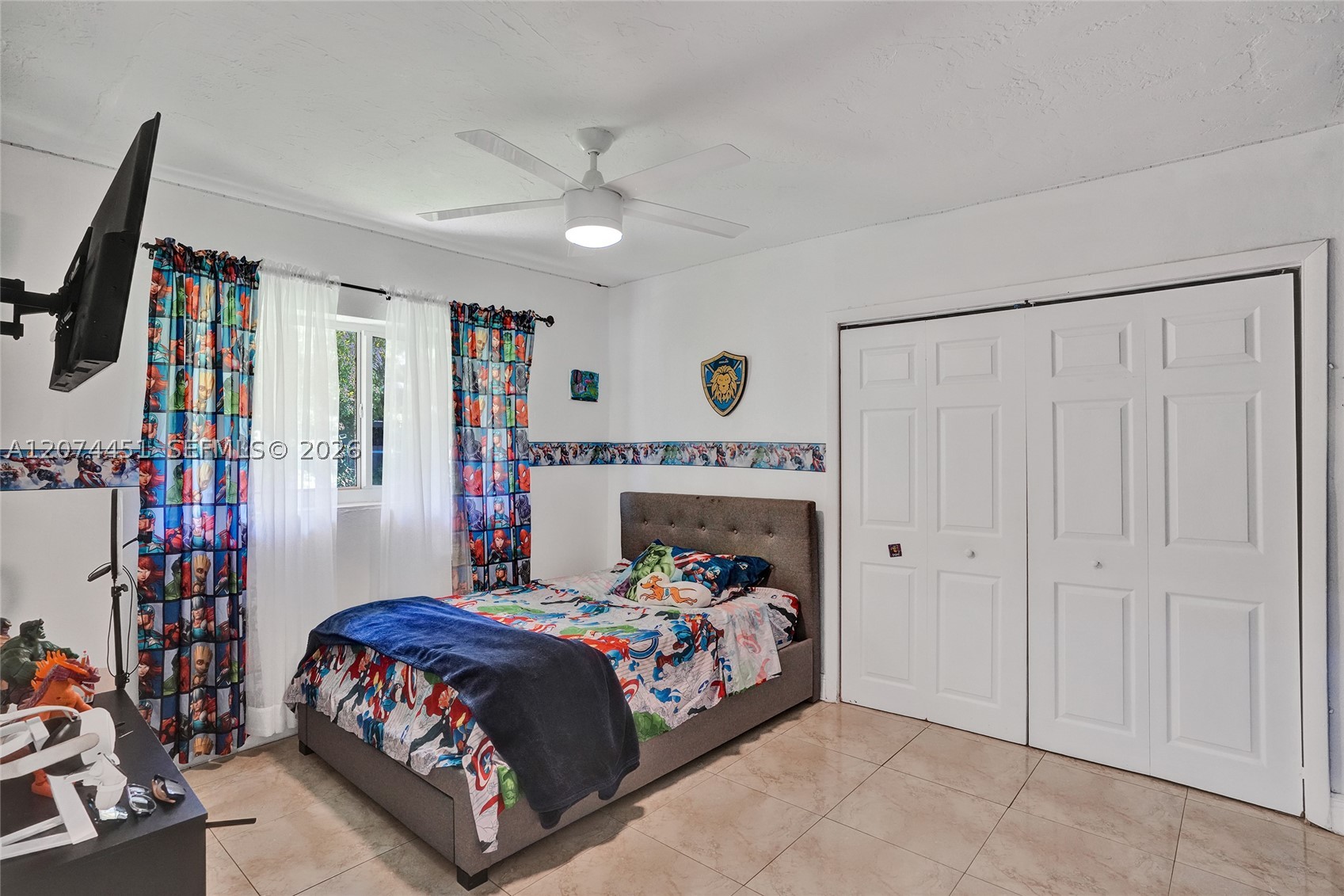 2 NE 160th St Miami, FL 33162