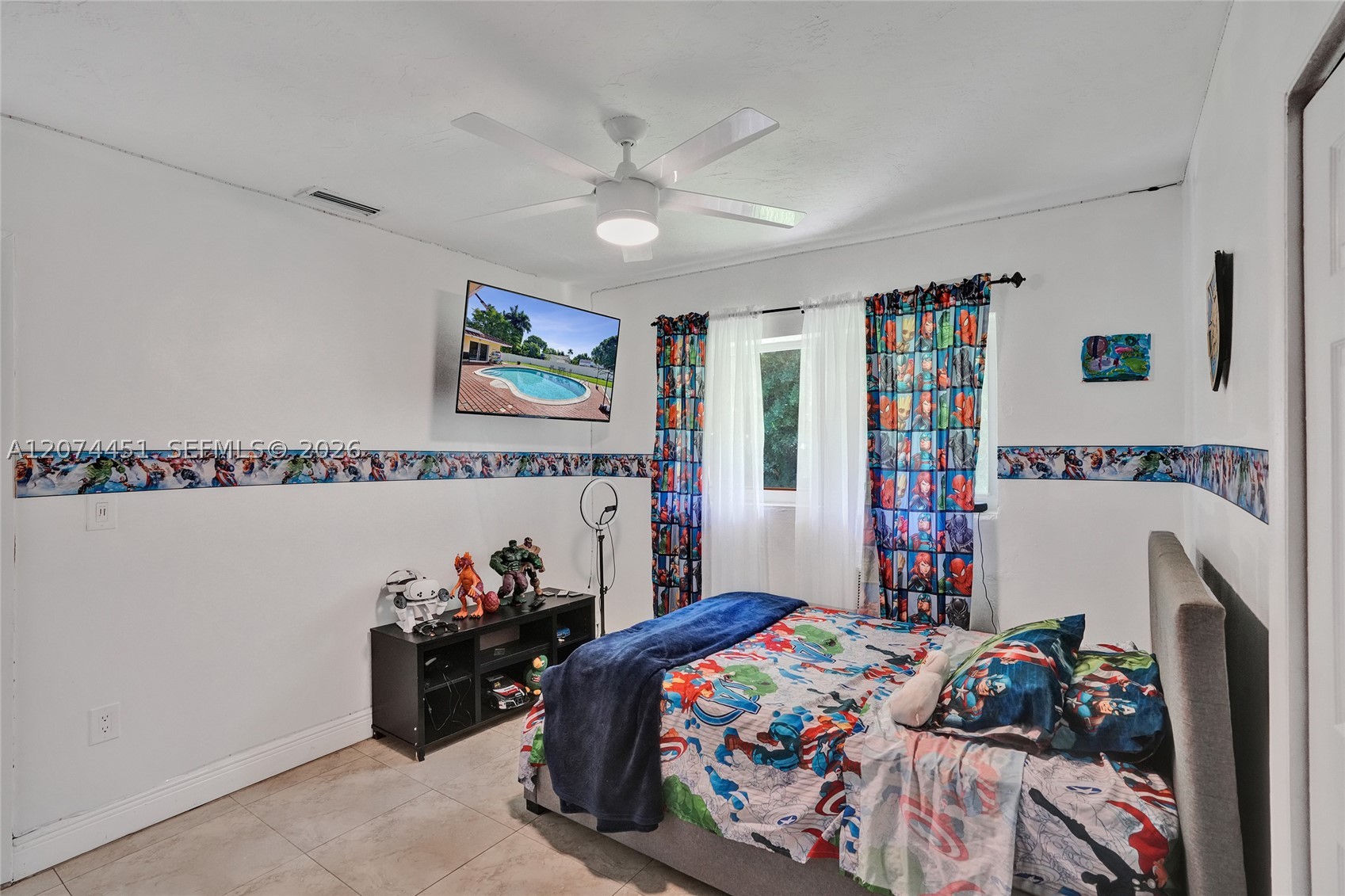 2 NE 160th St Miami, FL 33162
