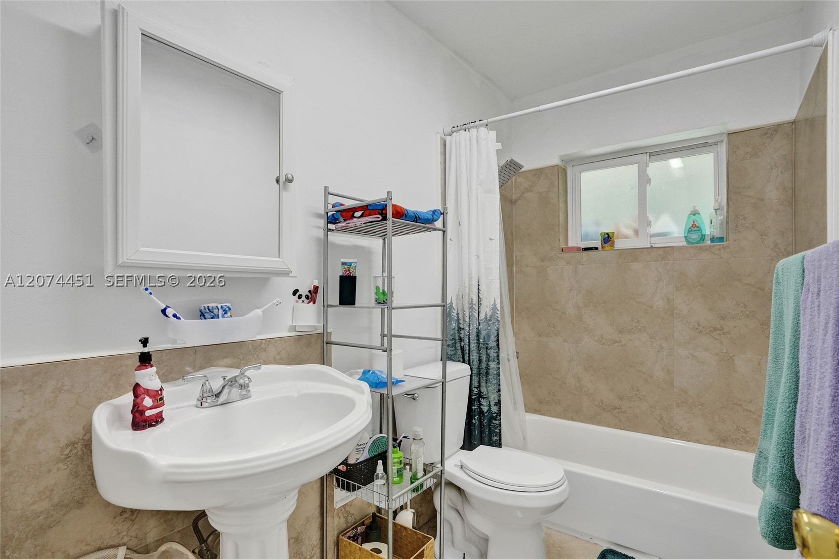 2 NE 160th St Miami, FL 33162