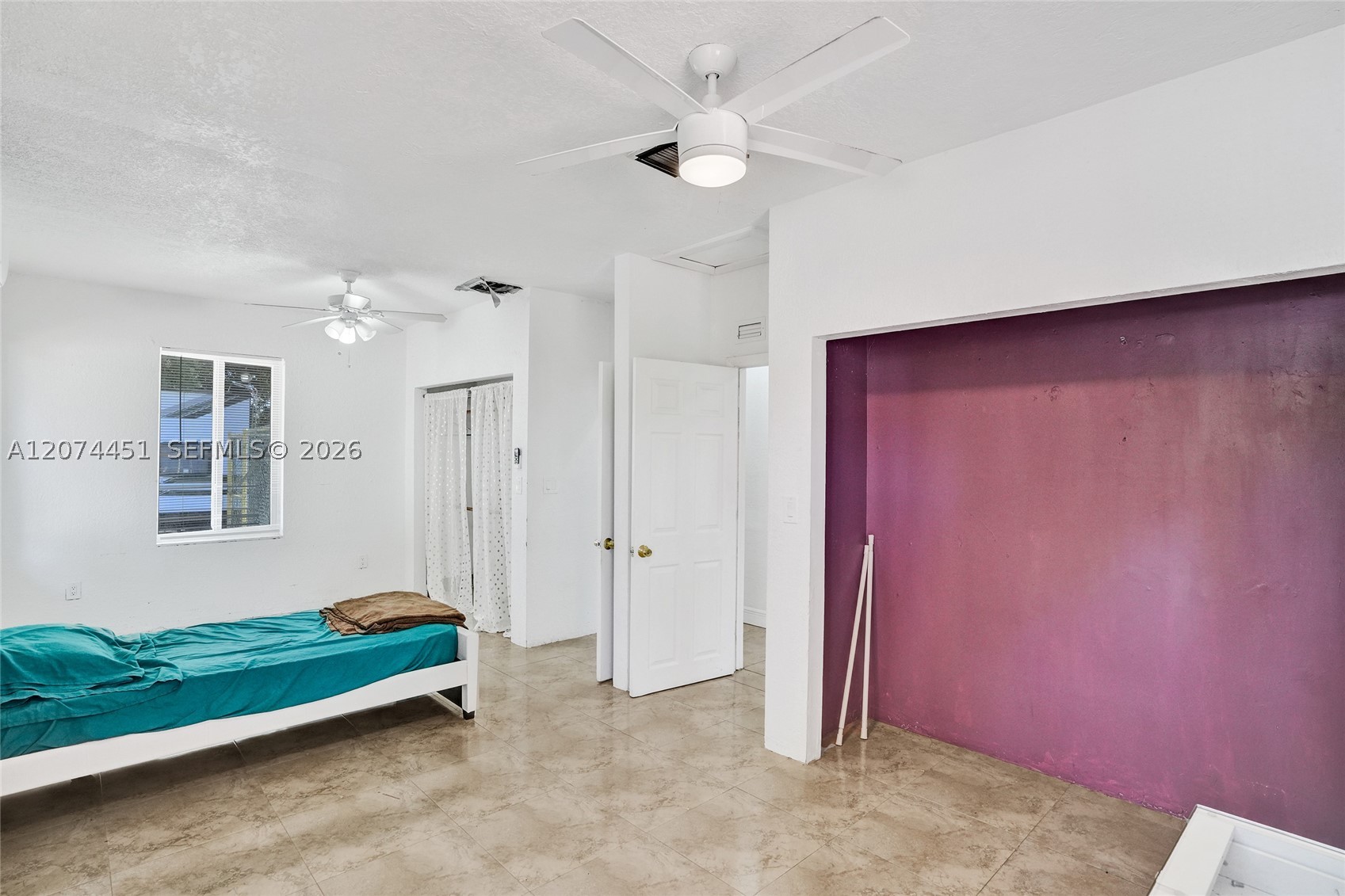 2 NE 160th St Miami, FL 33162