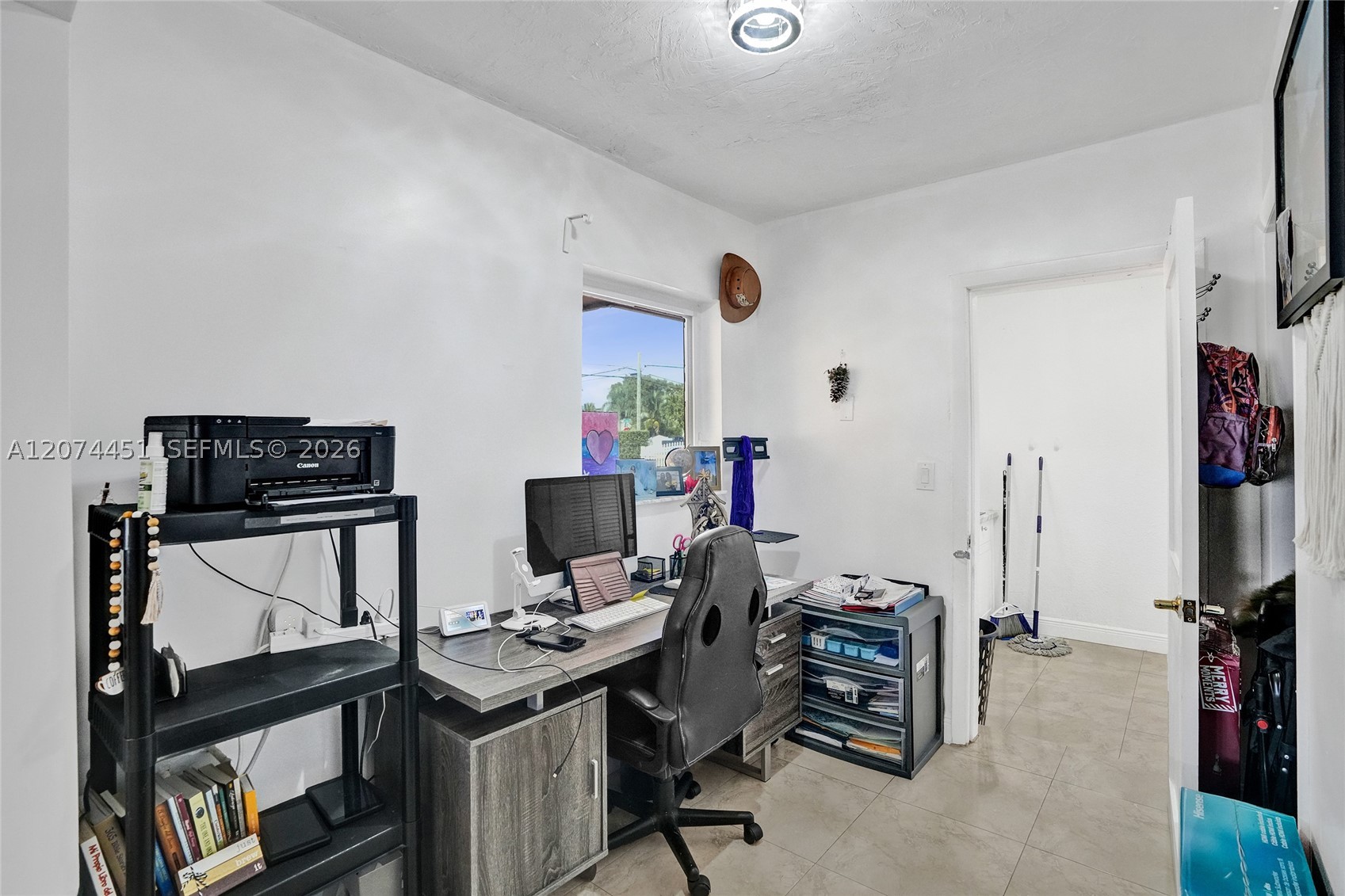 2 NE 160th St Miami, FL 33162