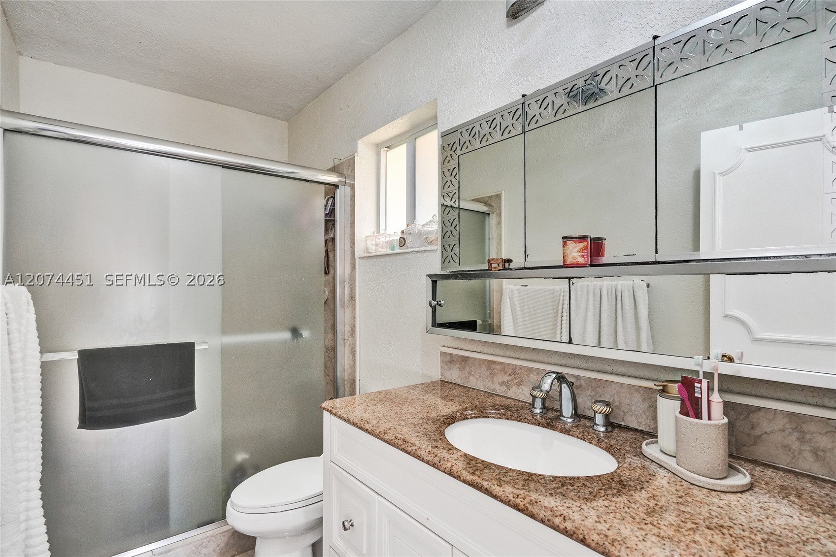 2 NE 160th St Miami, FL 33162