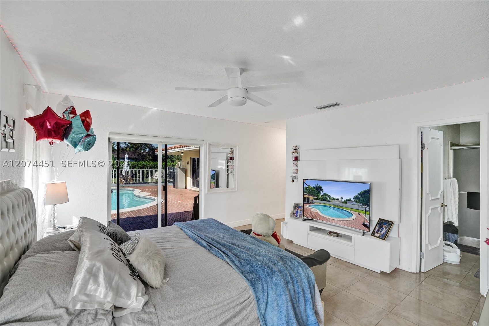 2 NE 160th St Miami, FL 33162