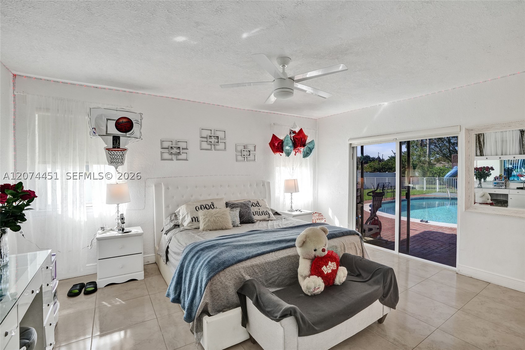 2 NE 160th St Miami, FL 33162