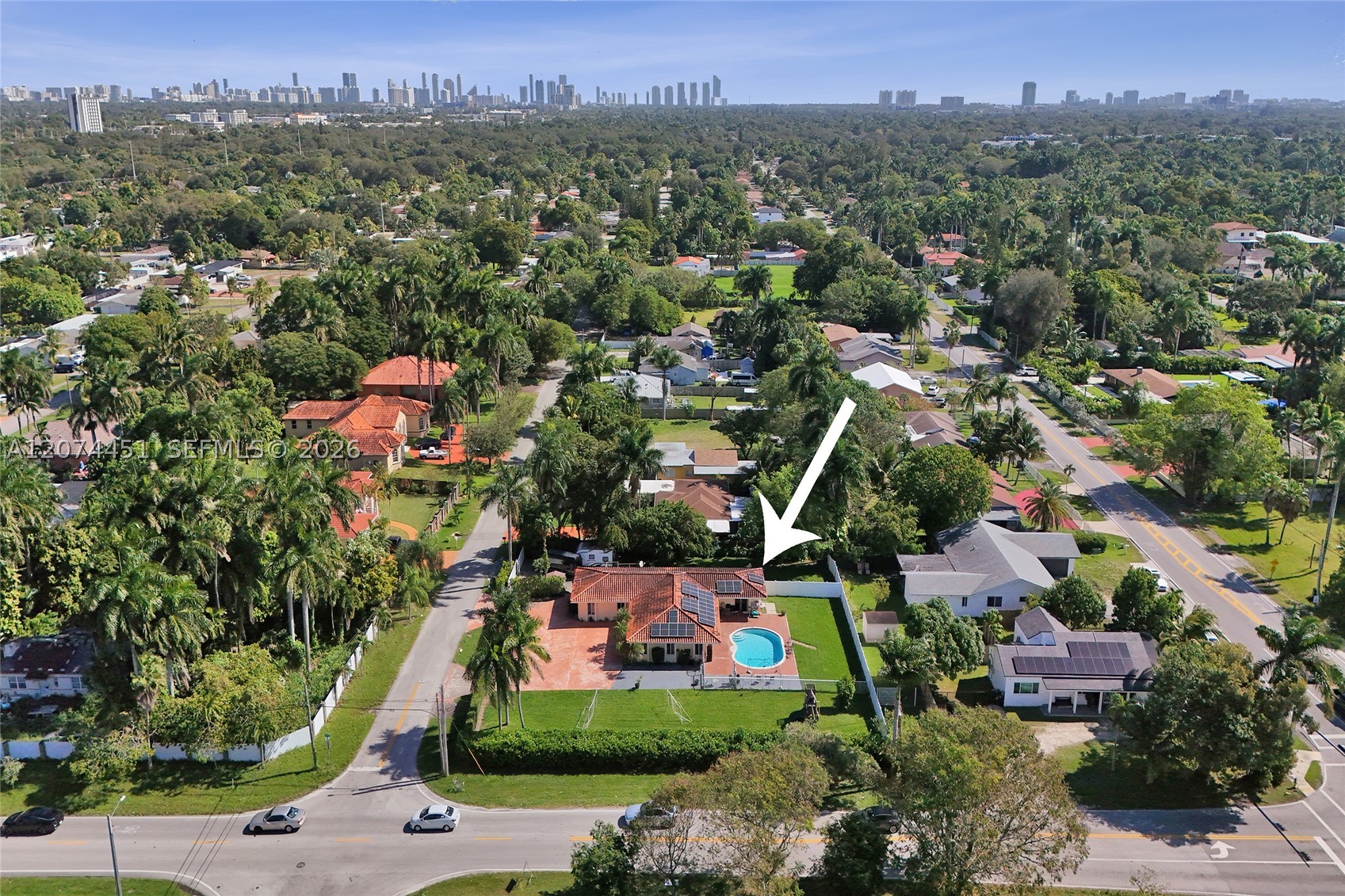 2 NE 160th St Miami, FL 33162