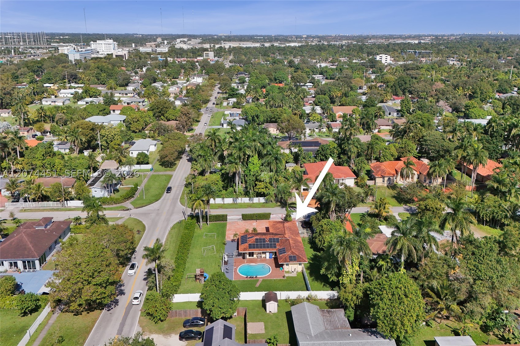 2 NE 160th St Miami, FL 33162