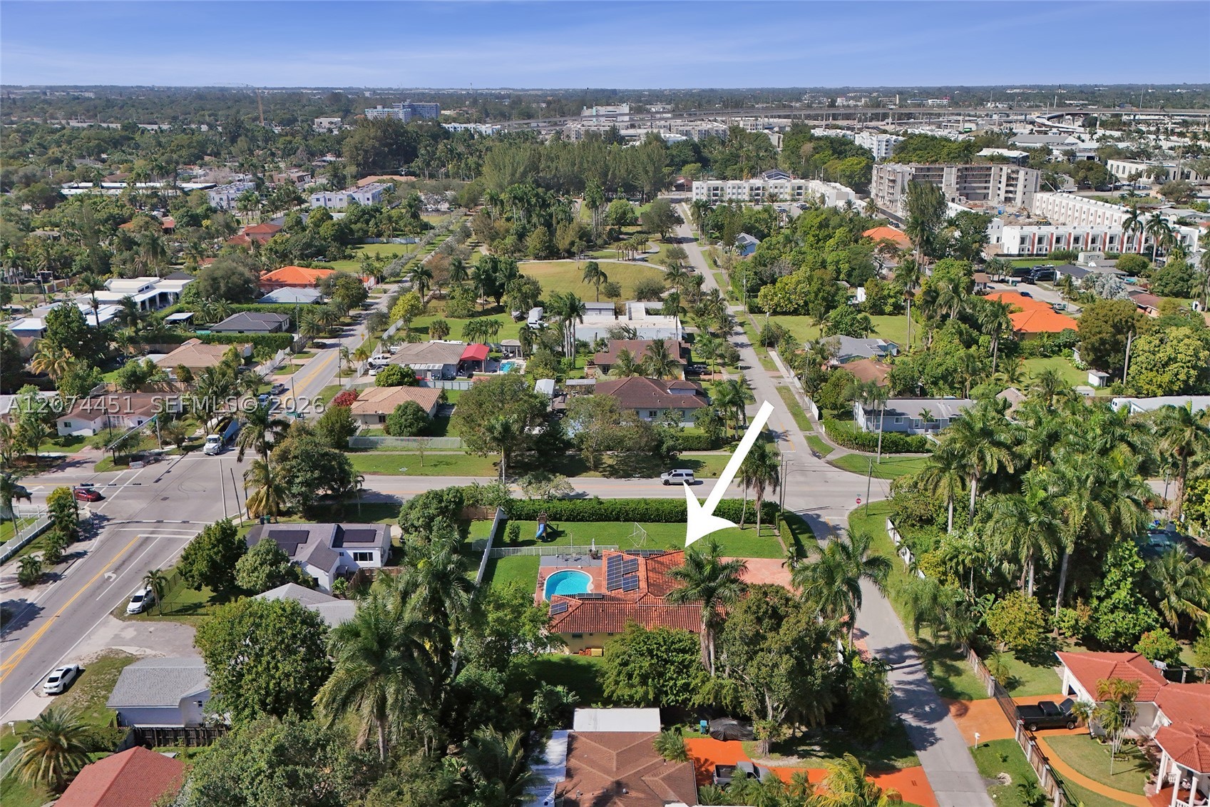 2 NE 160th St Miami, FL 33162