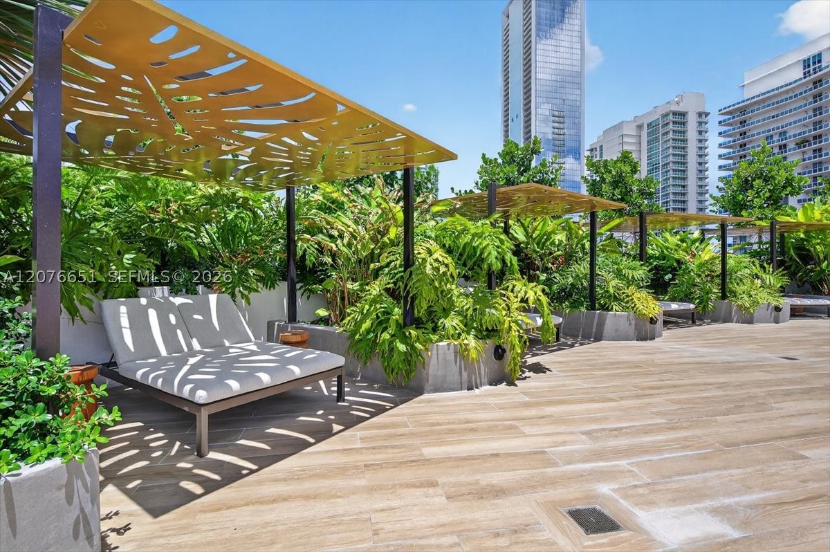700 NE 24th St #1407 Miami, FL 33137