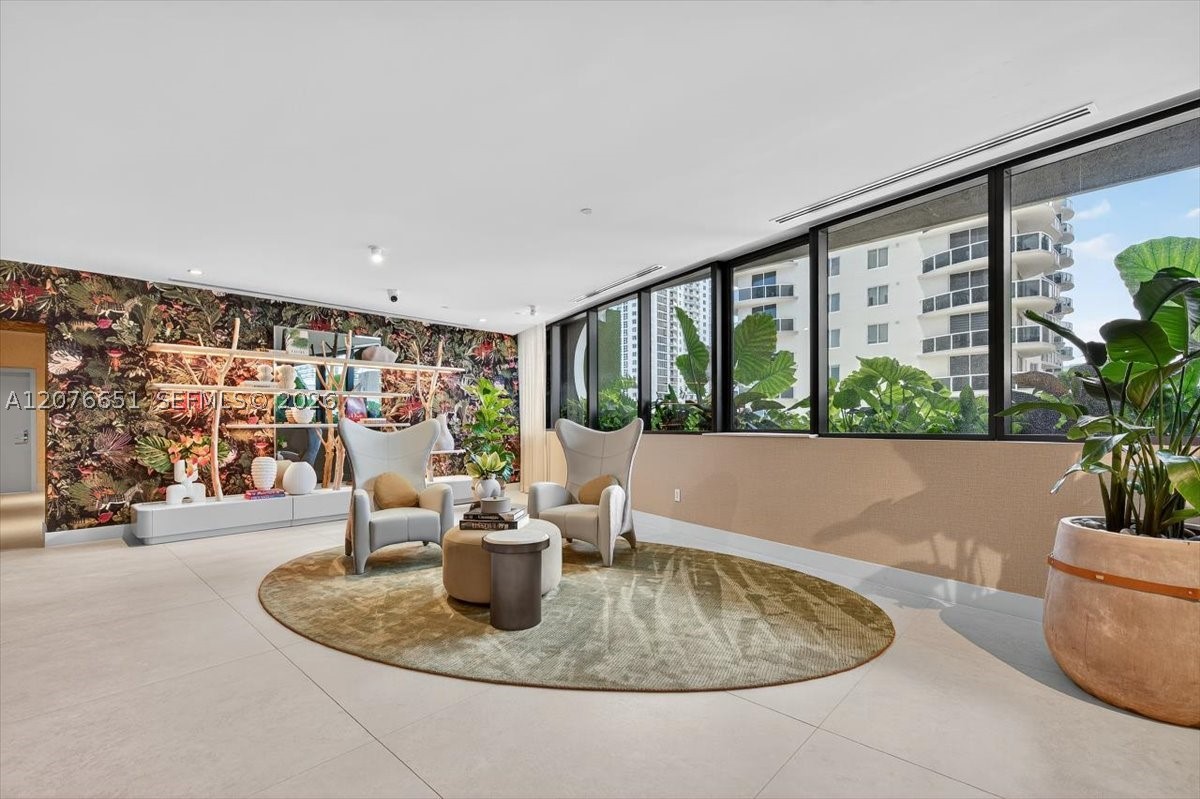 700 NE 24th St #1407 Miami, FL 33137
