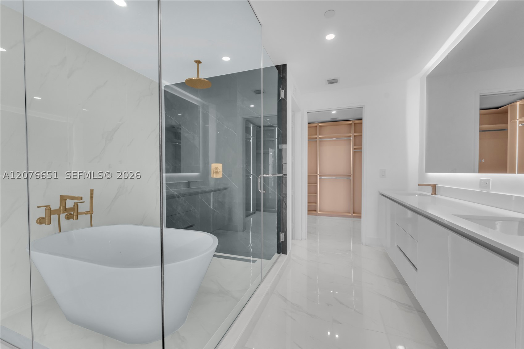 700 NE 24th St #1407 Miami, FL 33137