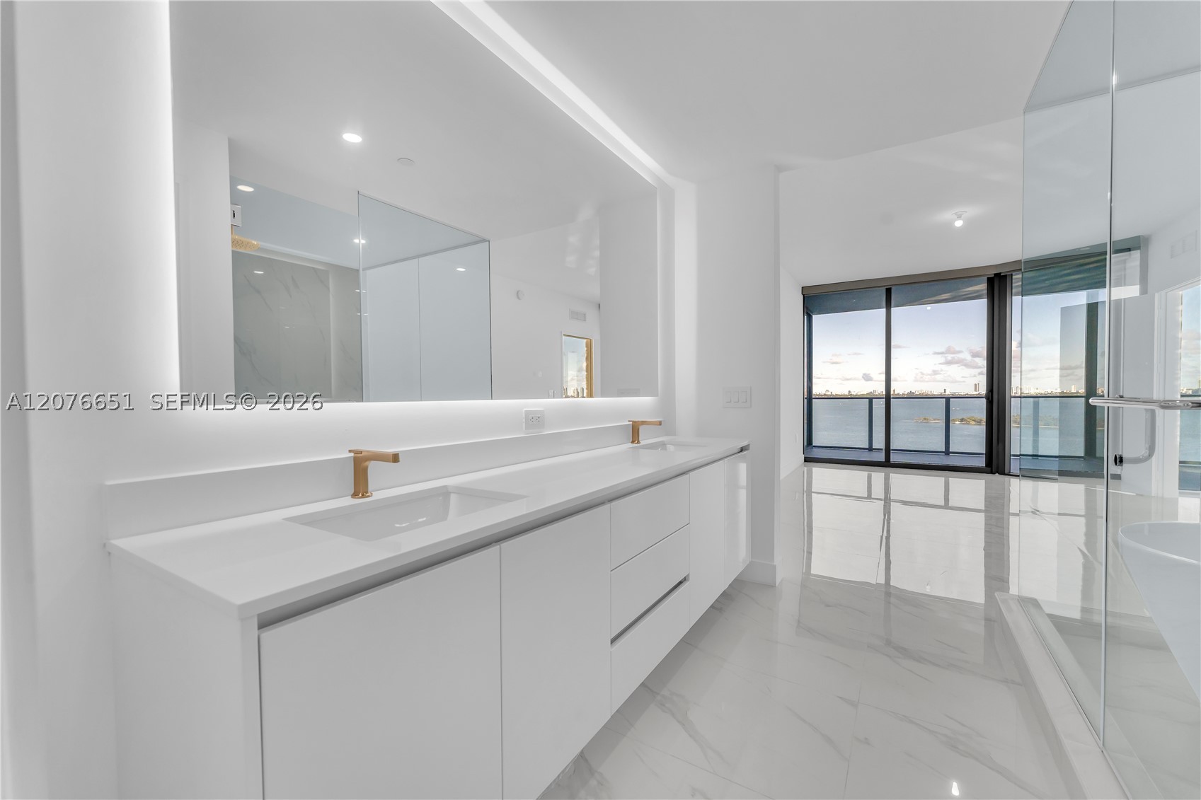 700 NE 24th St #1407 Miami, FL 33137