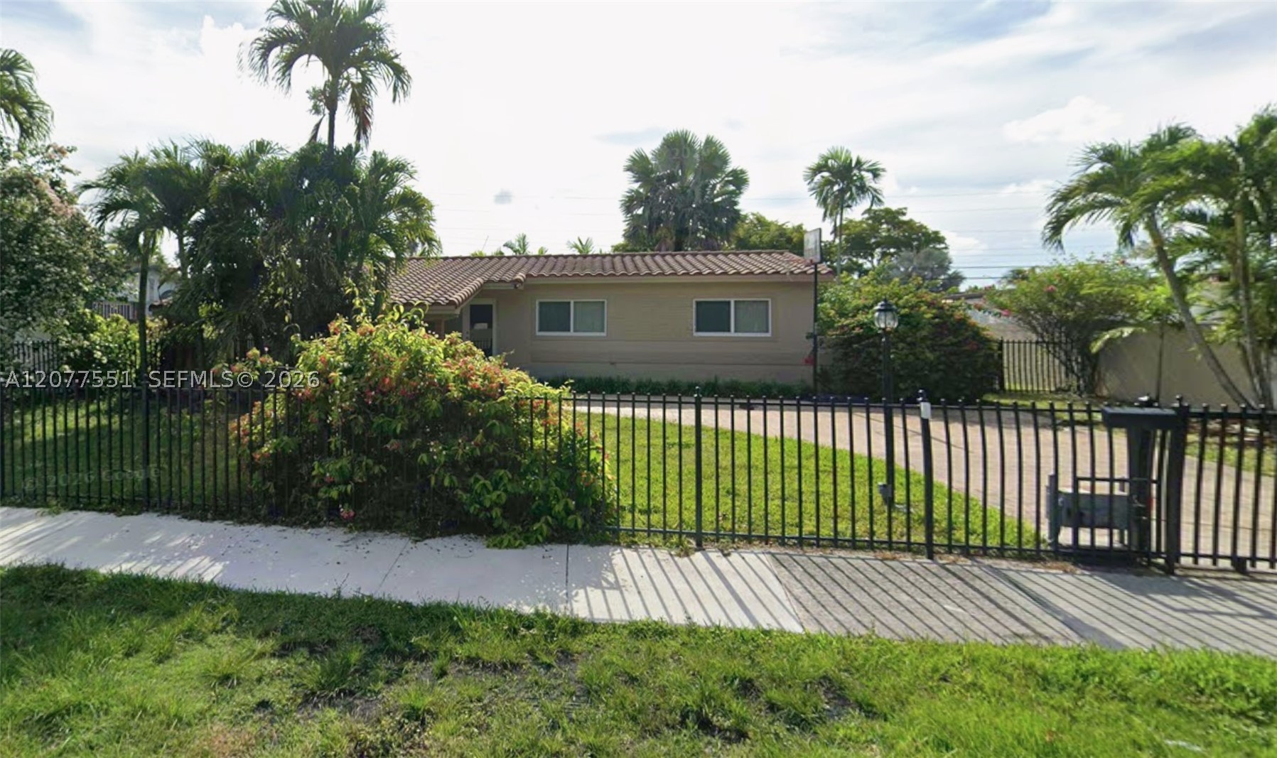 1435 SW 78th Ct Miami, FL 33144