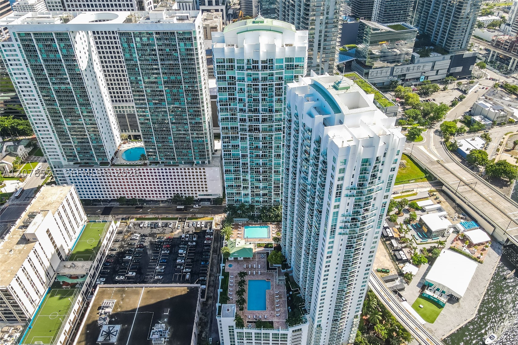 image Brickell on the River South3