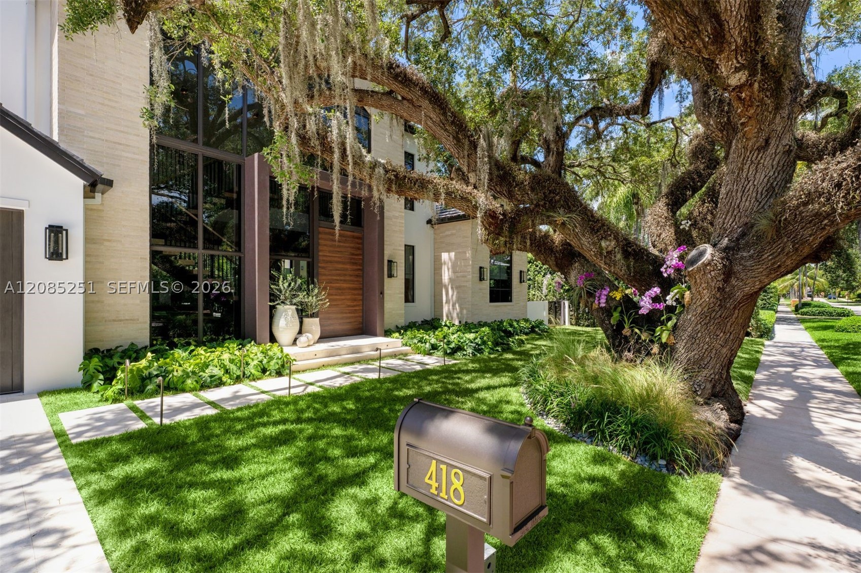 418 Castania Ave Coral Gables, FL 33146