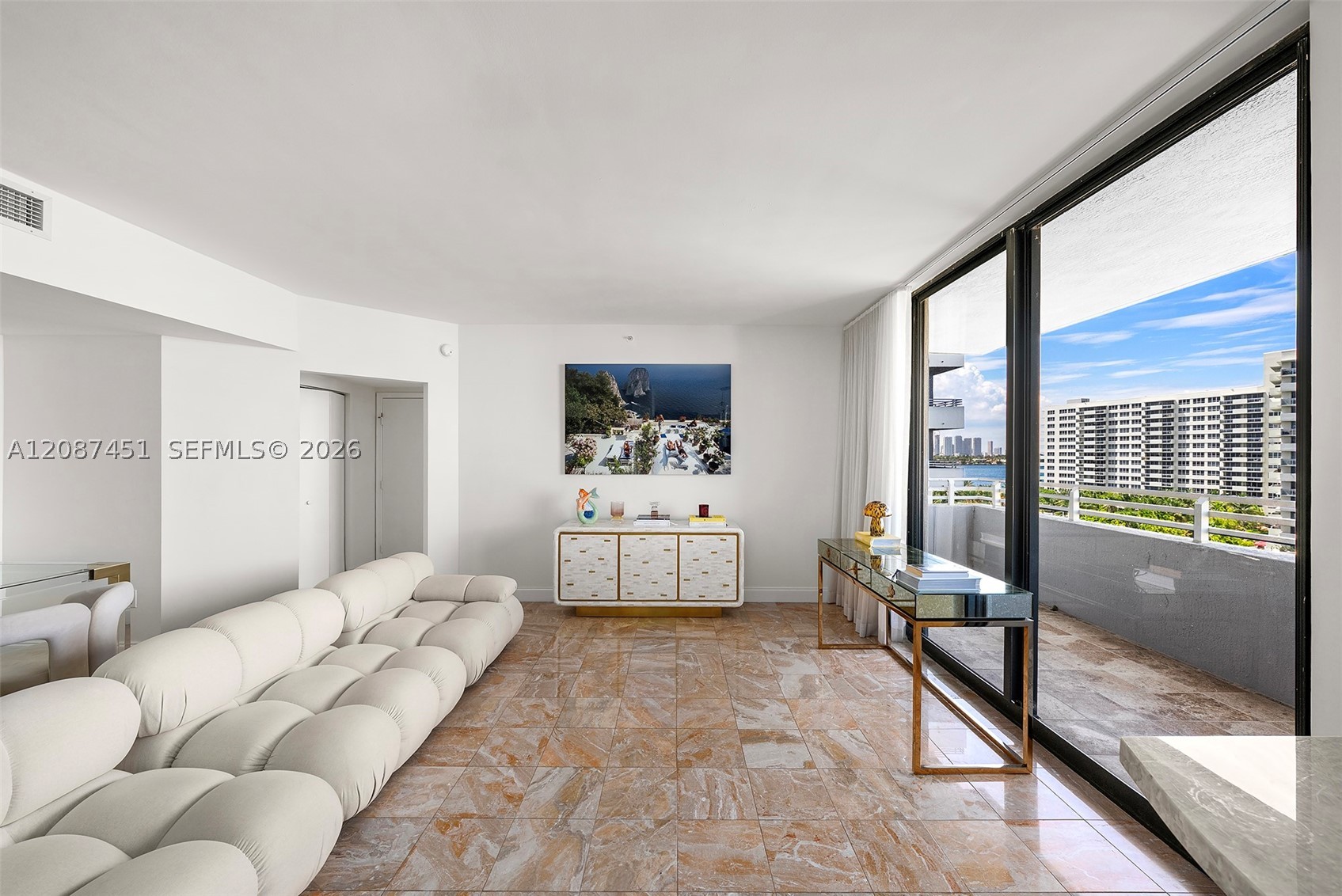1330 West Ave #811