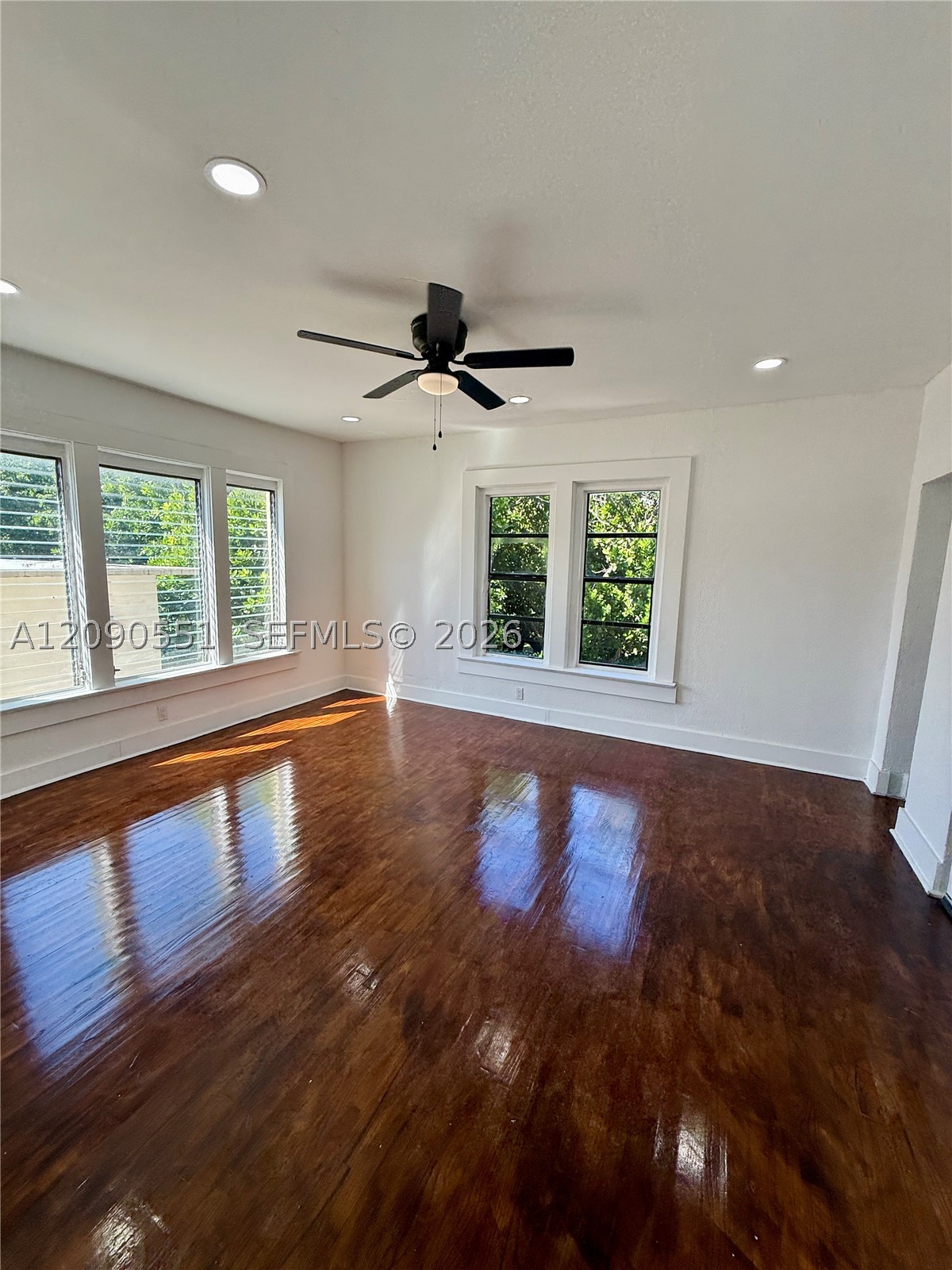 1319 Meridian Ave #302