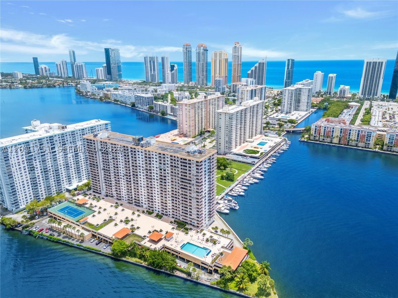 image Winston Towers 7003