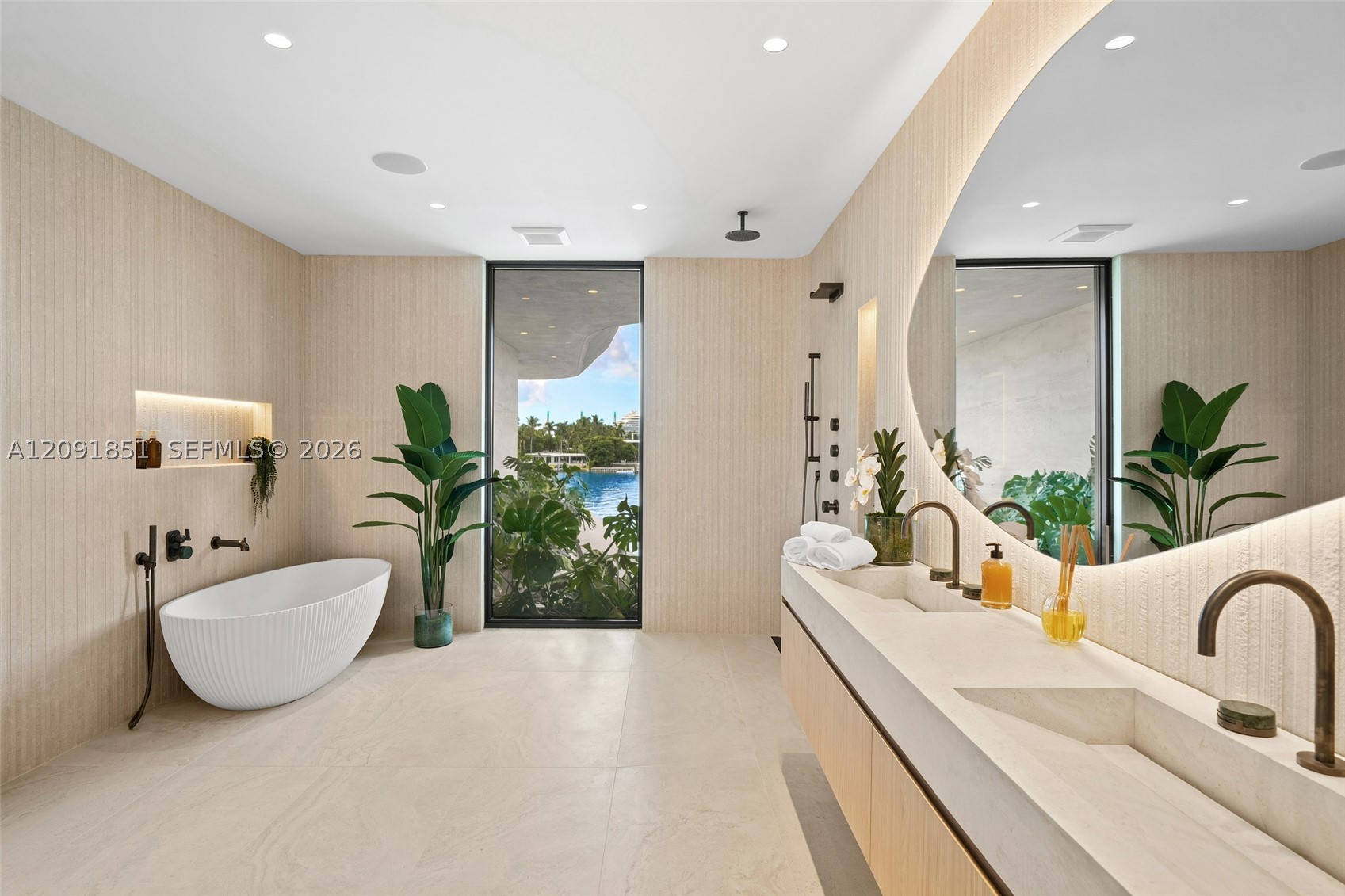 80 S Hibiscus Dr Miami Beach, FL 33139